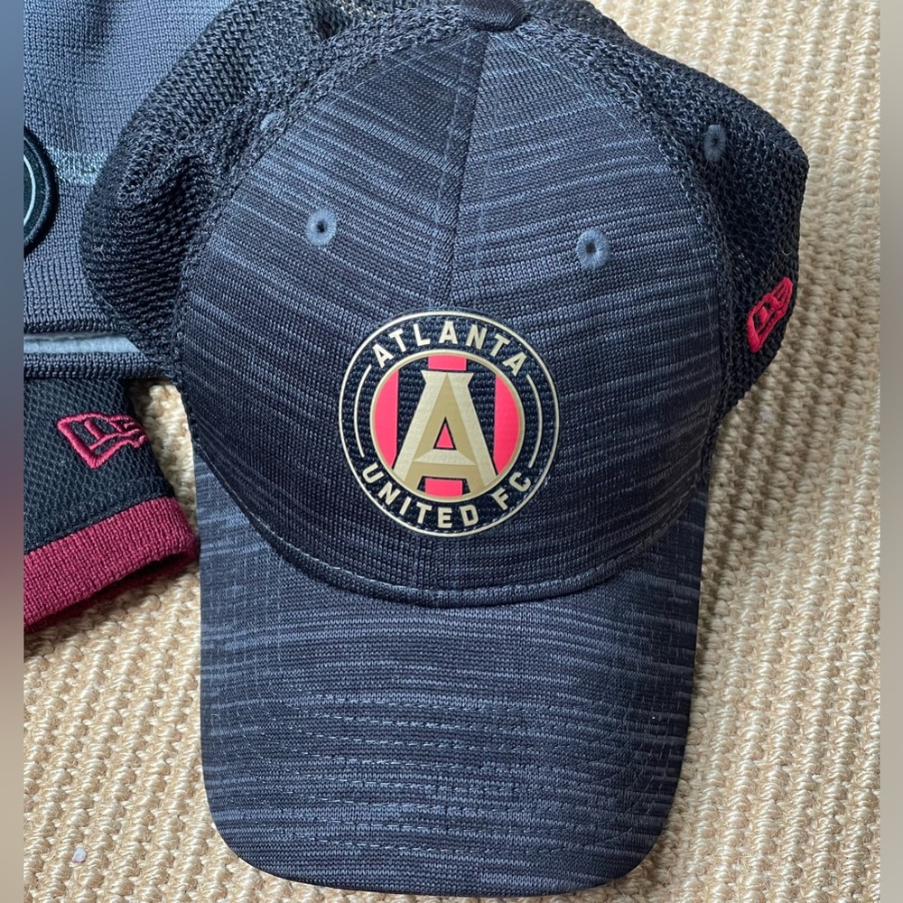 Bundle of 4 New Era Atlanta United Headwear - Picture 4 of 4
